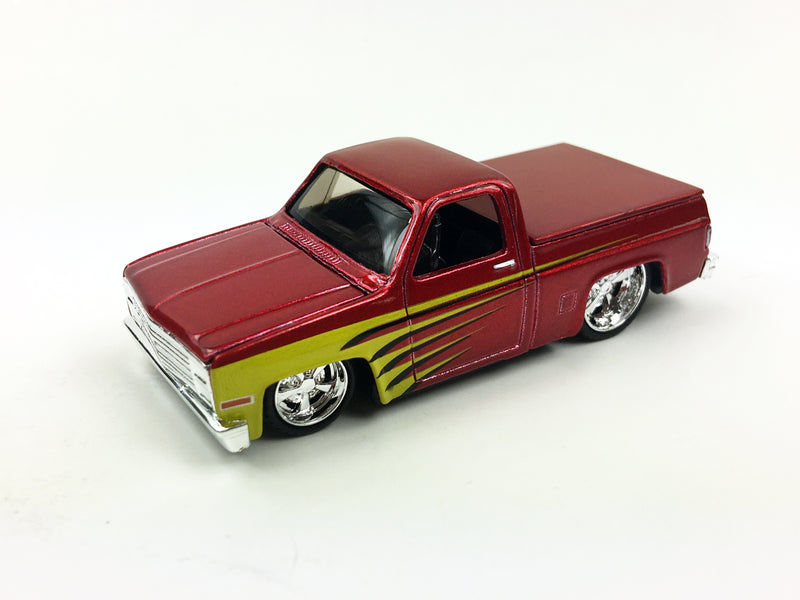 MAISTO - BOSSCO EXCLUSIVE 1987 CHEVY SILVERADO 1500 "METALLIC RED" 1 OF 2,004