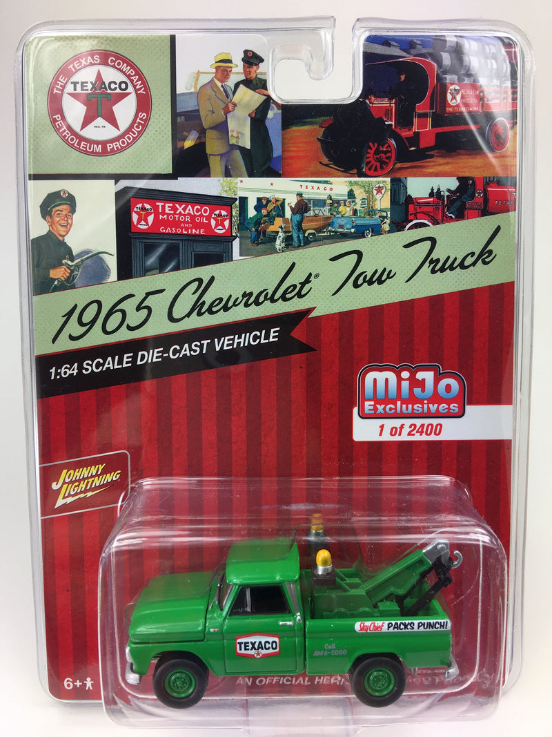 JOHNNY LIGHTNING - 1965 CHEVROLET TOW TRUCK TEXACO MIJO EXCLUSIVE "GREEN"