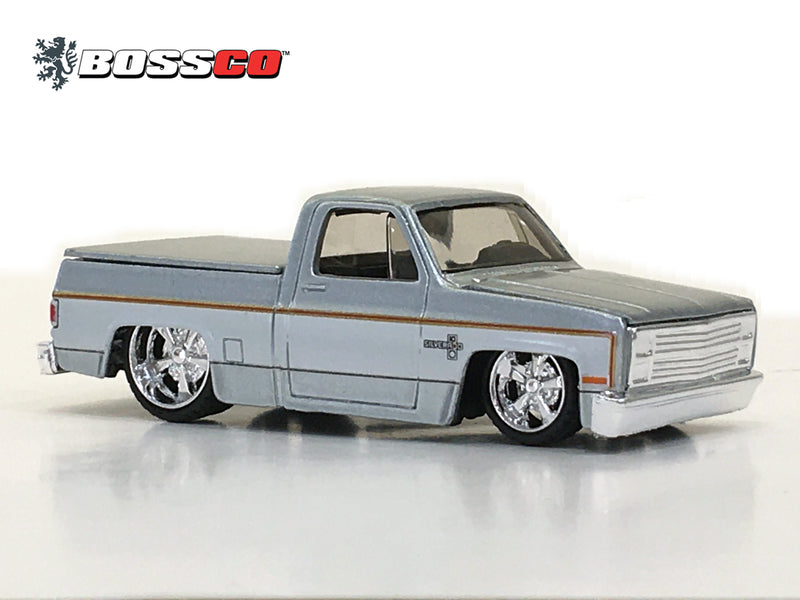 MAISTO - BOSSCO 87' CHEVY SILVERADO "METALLIC SILVER" "LOOSE"